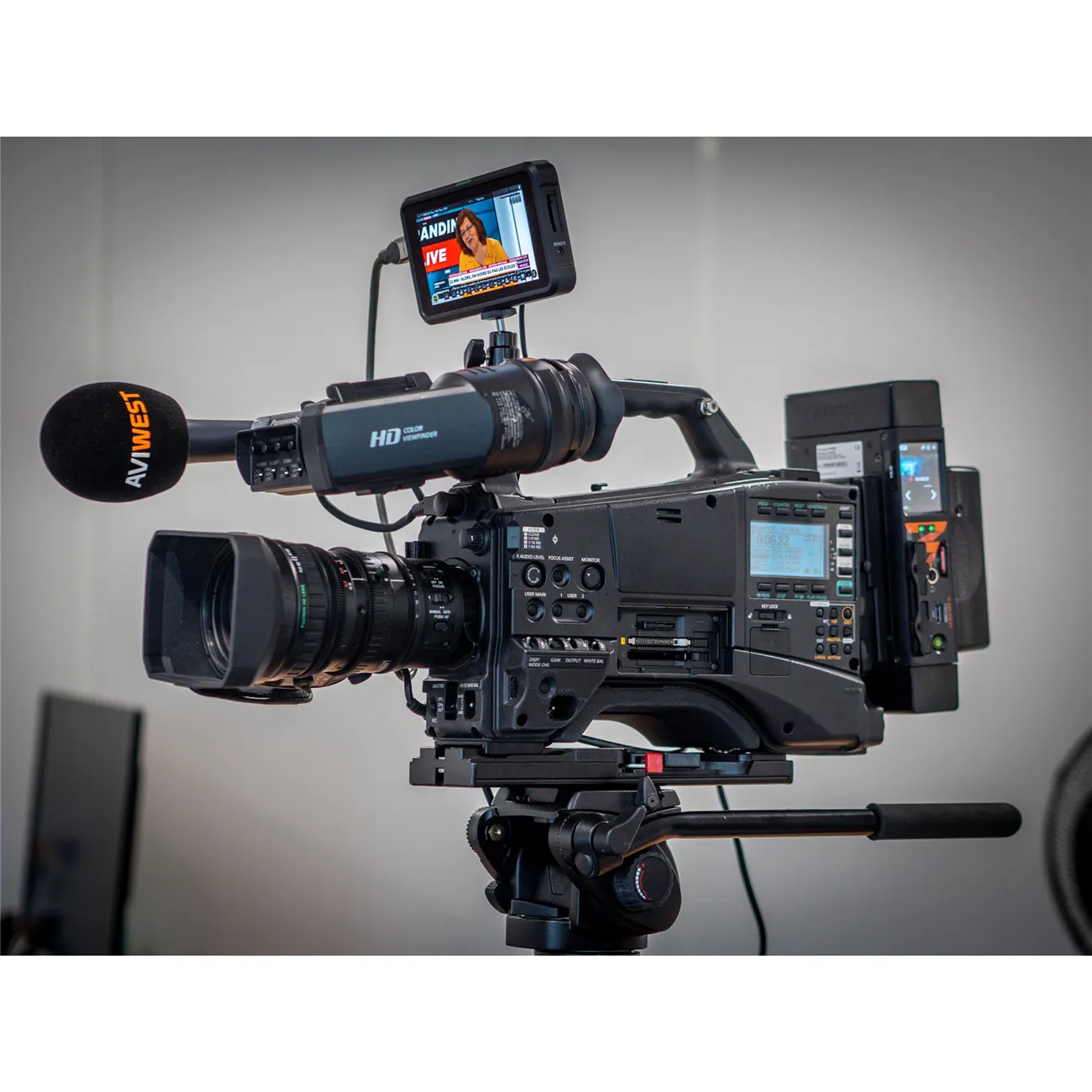 AVIWEST  PRO380 V-Mount - rozbalený