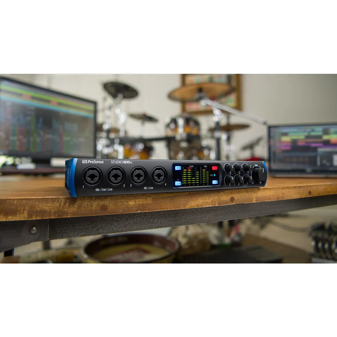   Studio 1810c