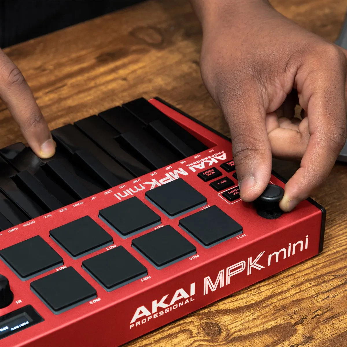   MPK mini MK3 Red (rozbalený)